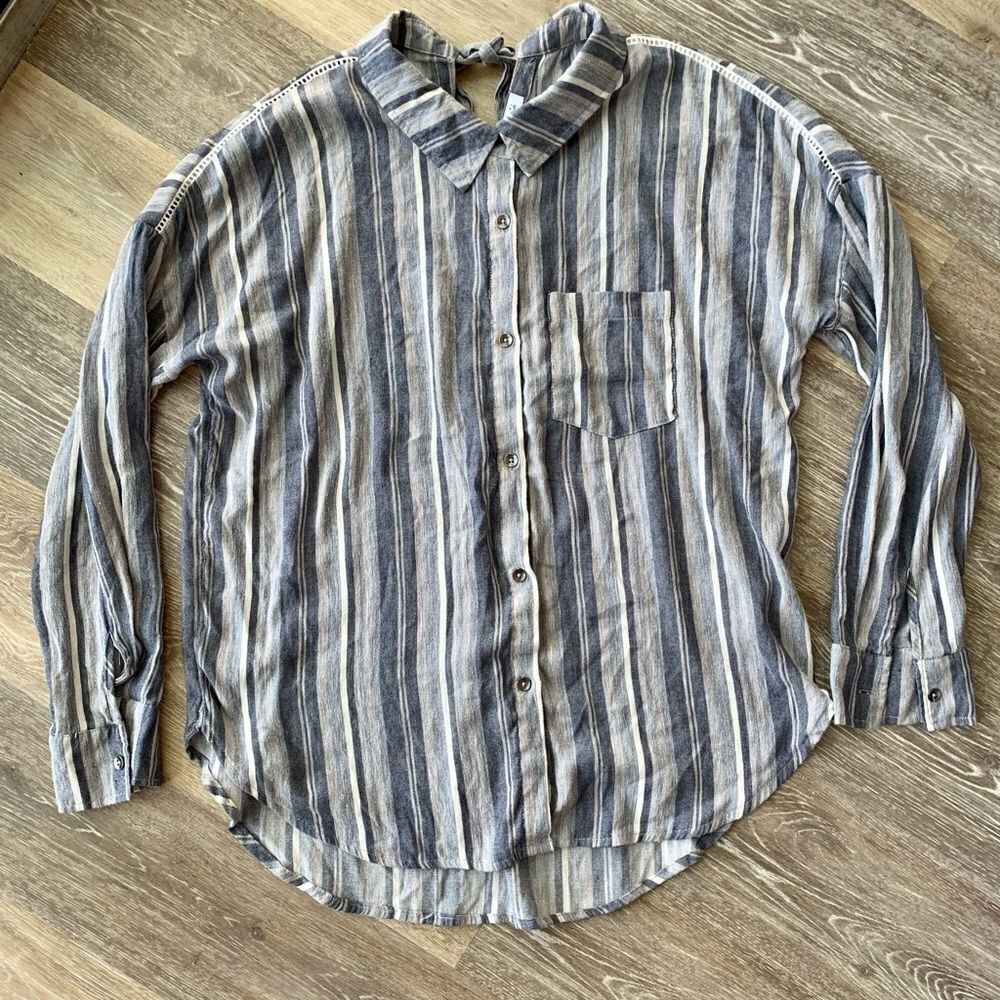 Splendid button up top
